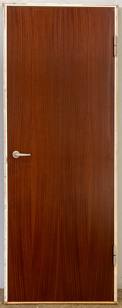 Mahognifineret dør med karm