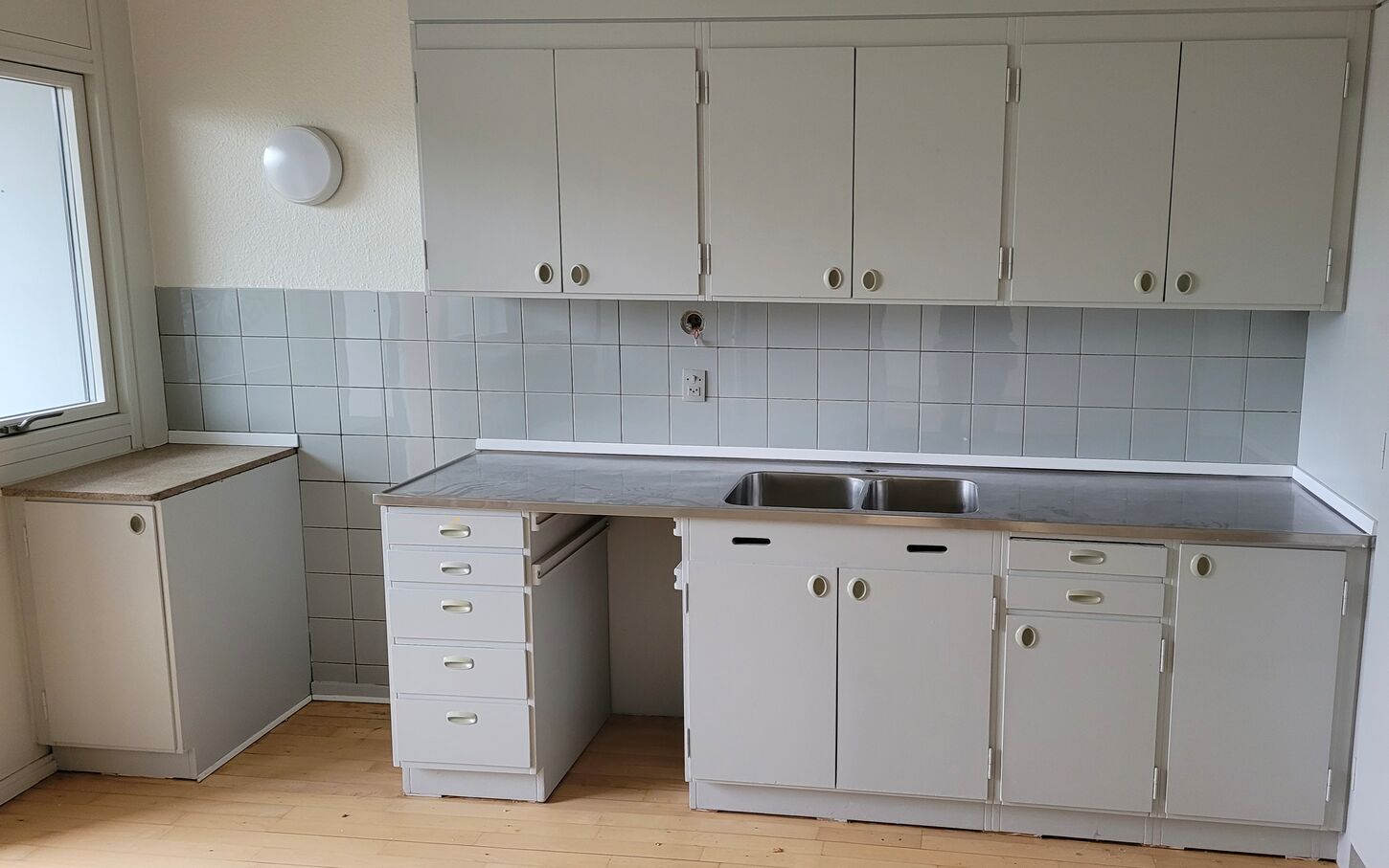 Malet komplet 60'er køkken