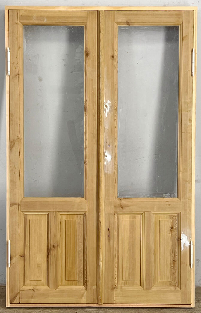Dobbeltdør med glas og karm