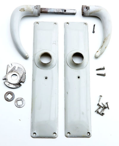 Grå plastikgreb med langskilte