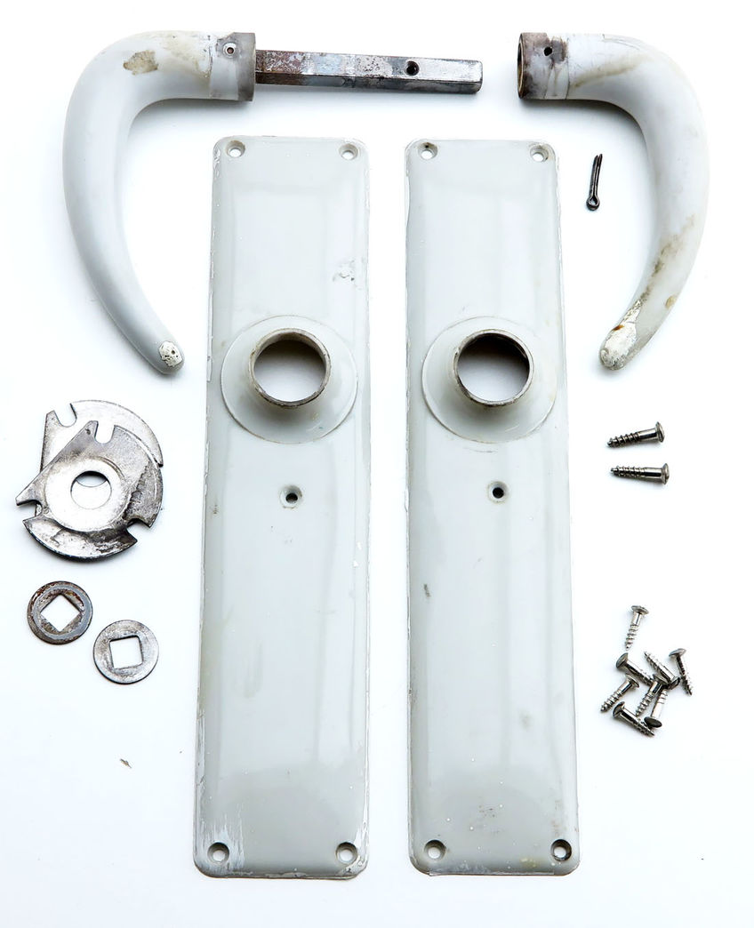 Grå plastikgreb med langskilte