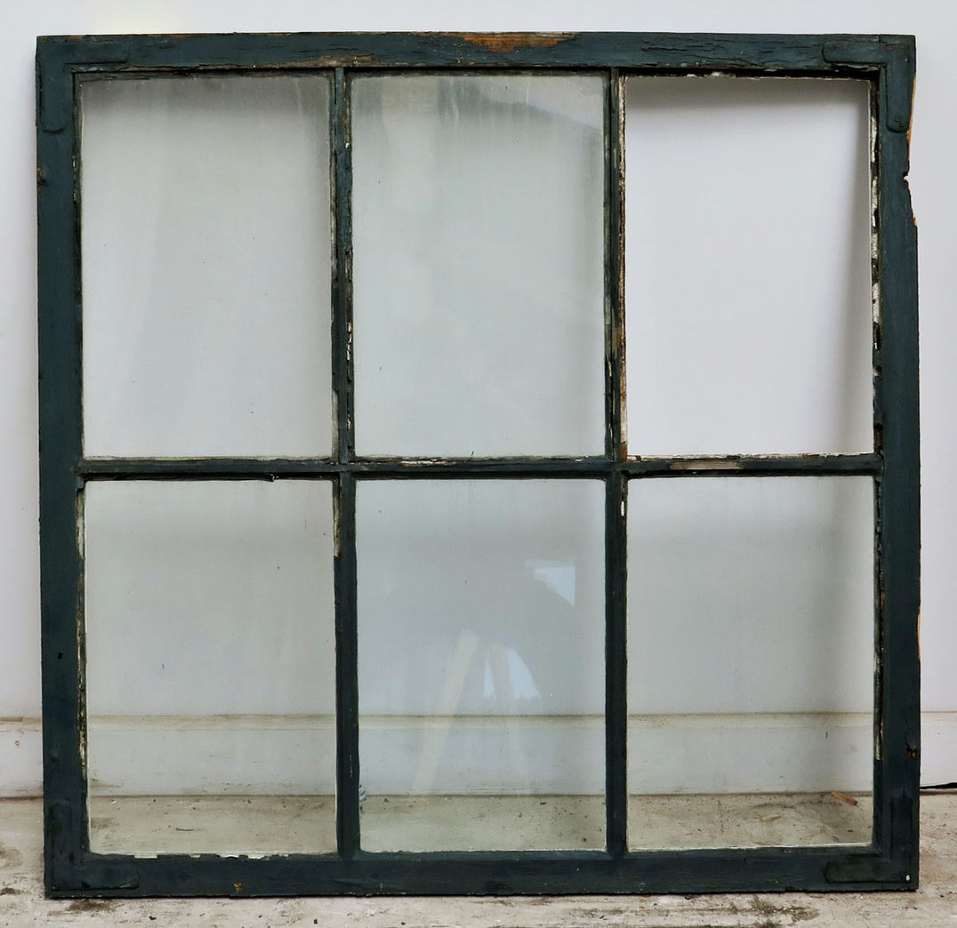 Stor vinduesramme med skævhed, fra DSB Centralværksted.