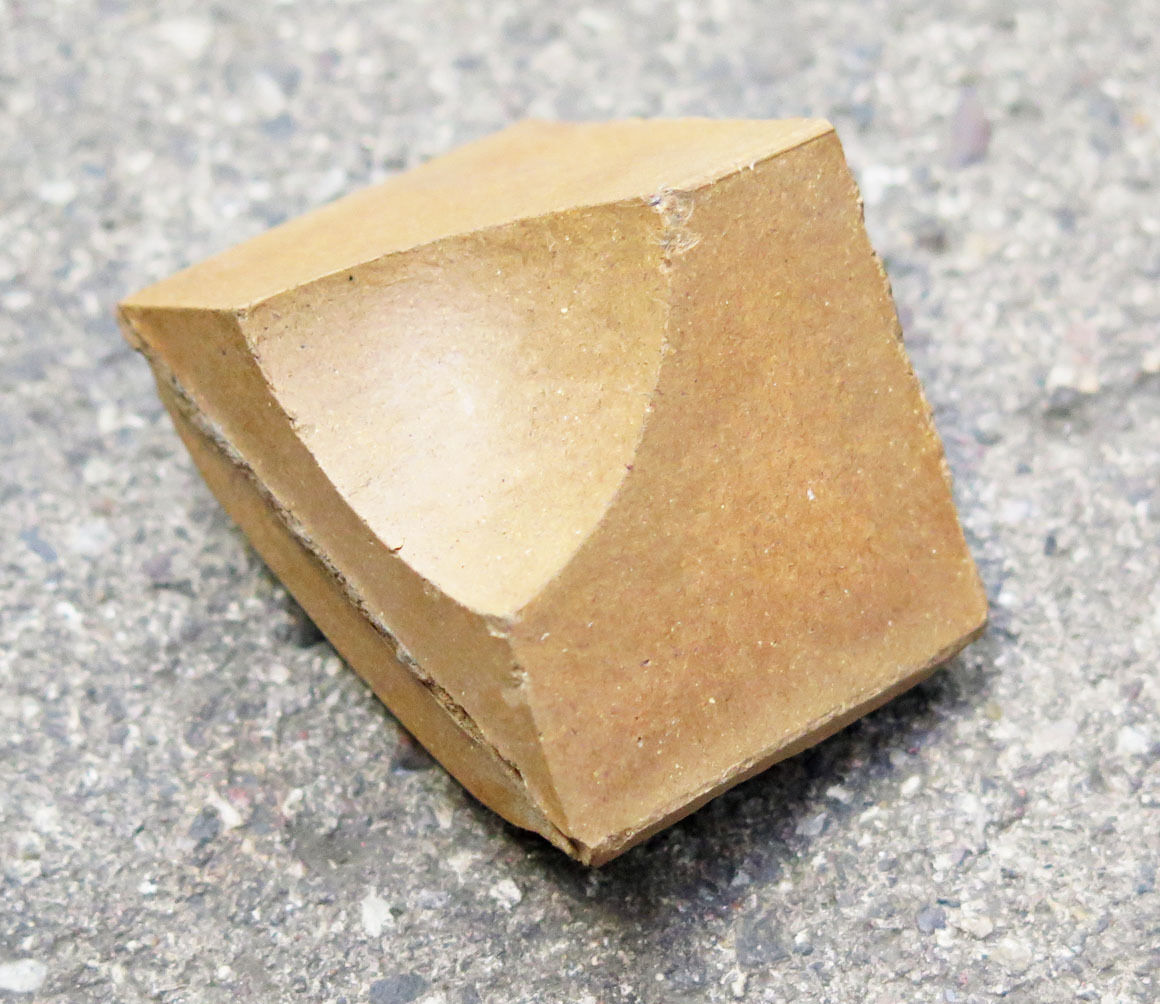 Hulkehlliste, gul klinkestump Hulkehlliste, gul klinkestump