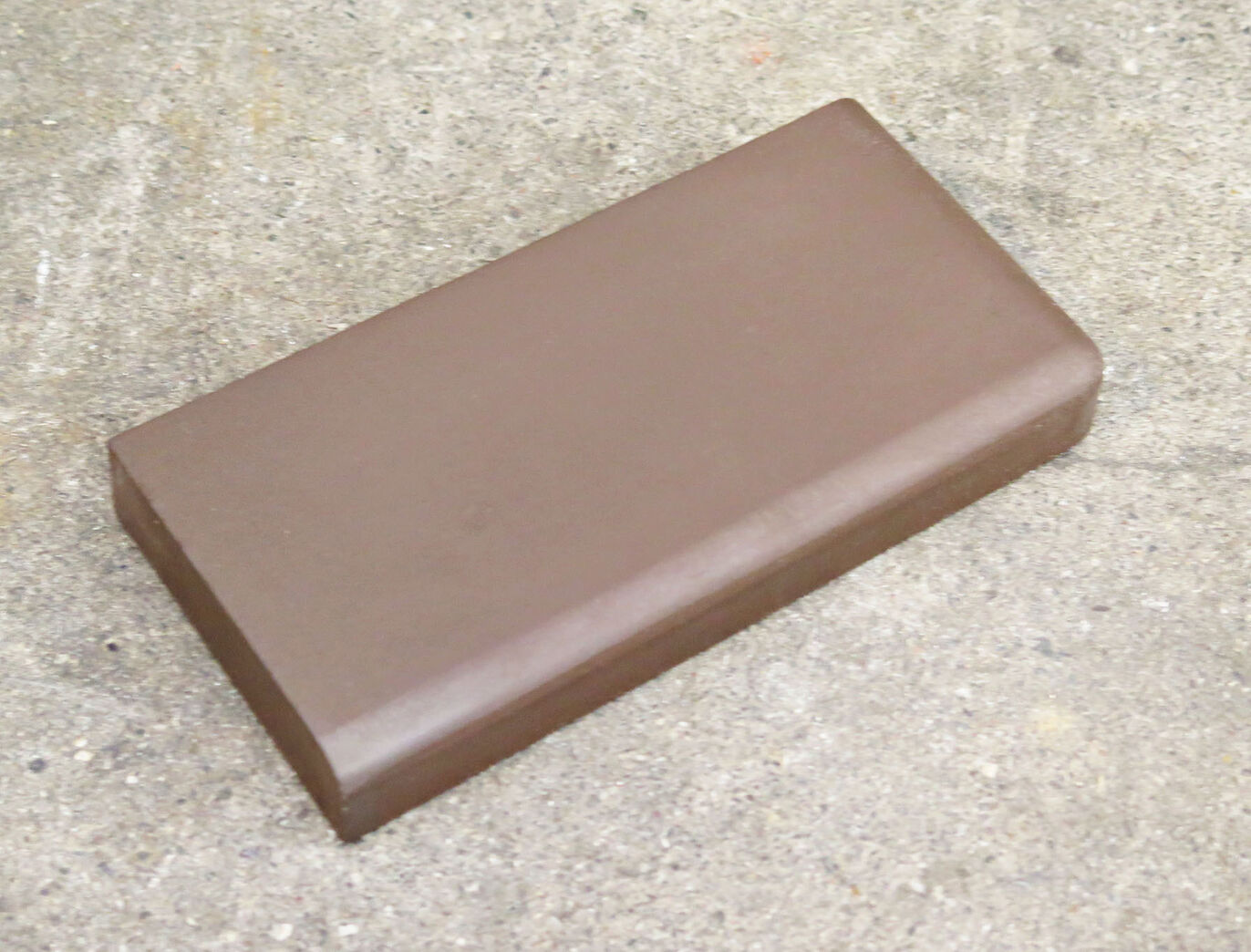 Hasle hjørneklinke, mørk brun