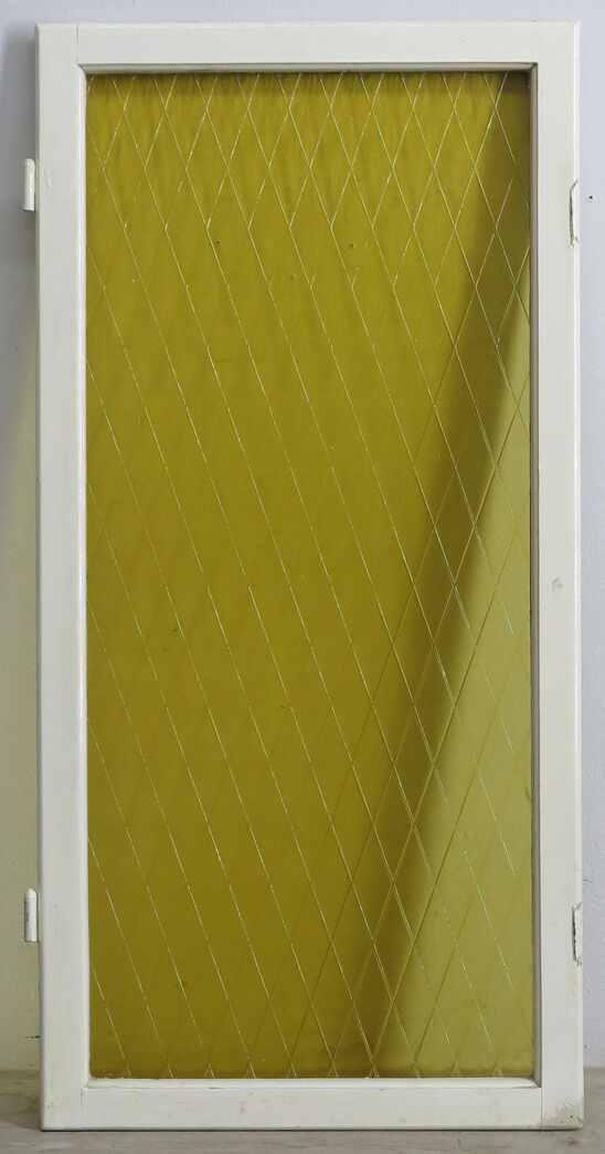 Vinduesramme med gult glas