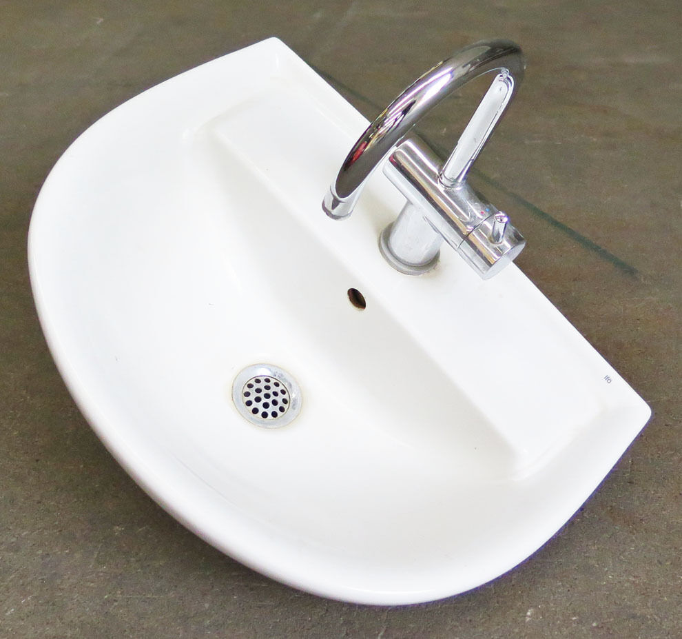 Ifö håndvask med Børma armatur