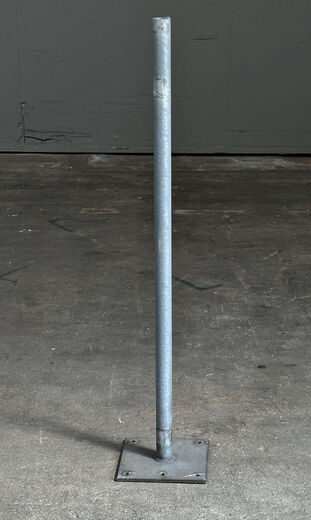 Jernrør med monteringsplade 114 cm