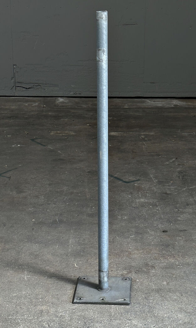 Jernrør med monteringsplade 114 cm