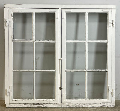 Sprossevindue m/lille oplukkeligt vindue. Sprossevindue m/lille oplukkeligt vindue.