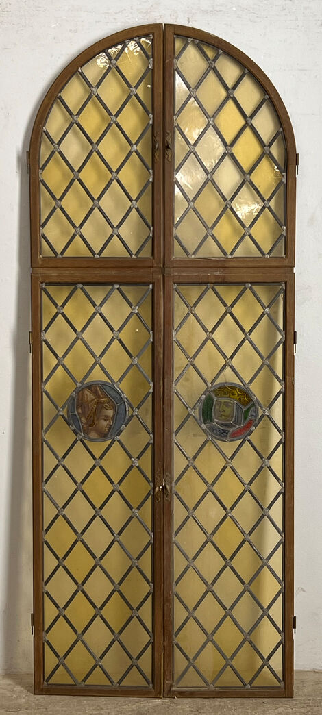 Dobbelt skabslåge med blyindfattet glas