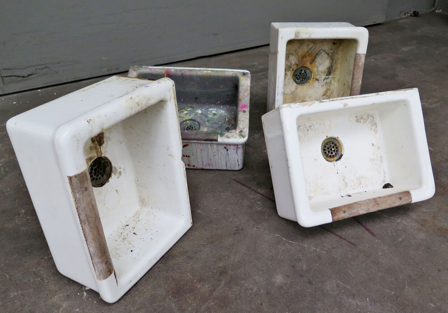 Skolevask med egetræskant - med skade