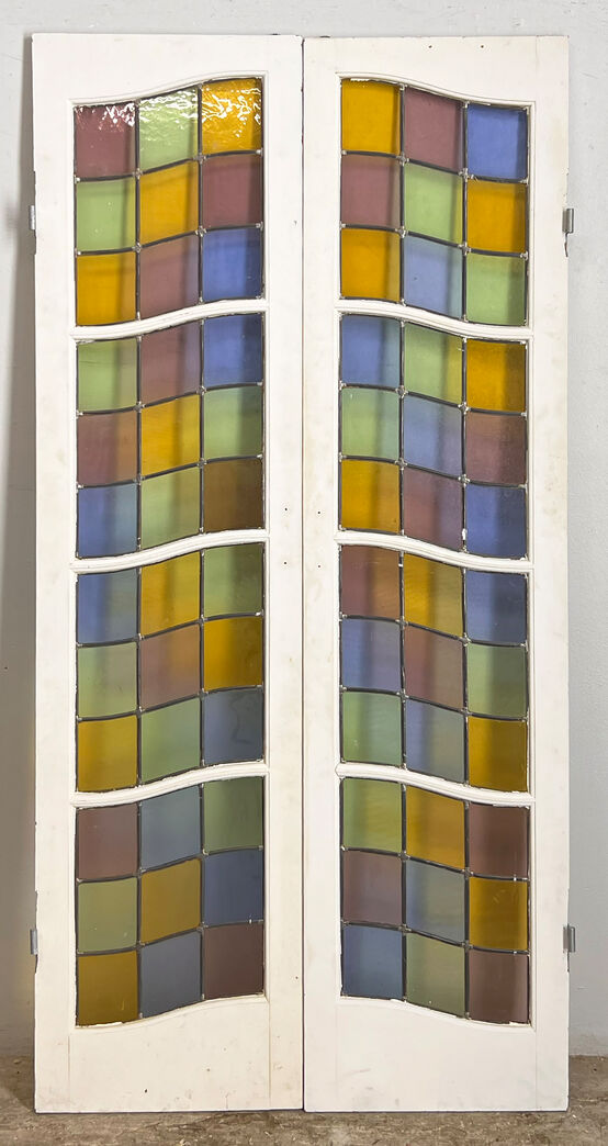 Dobbelt skabslåge med blyindfattet ruder