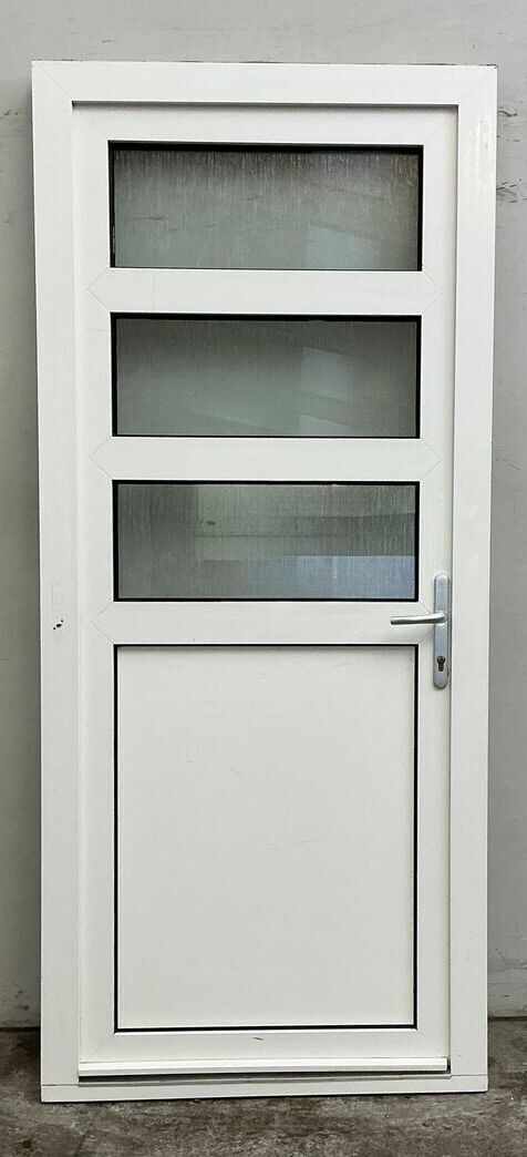 Facadedør i plast med 3 ruder hh - 209 cm