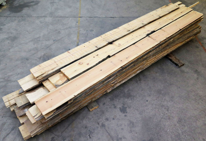Opskåret tømmer fra Rigshospitalet - ca. 300cm. Opskåret tømmer fra Rigshospitalet - ca. 300cm.