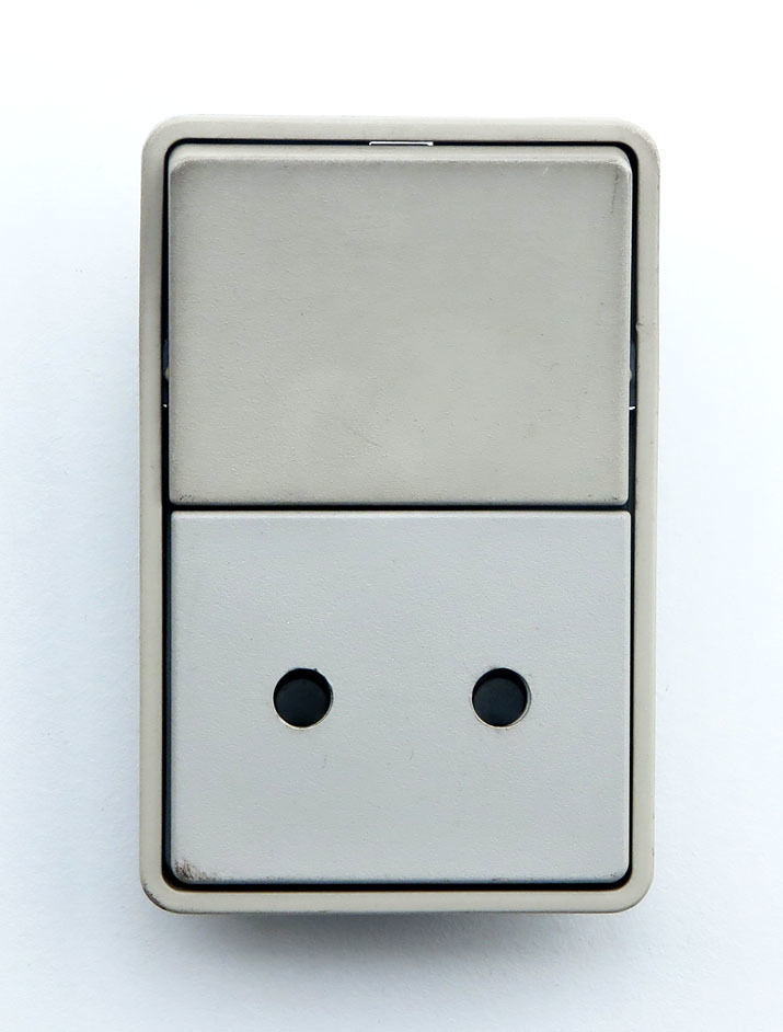 Stikkontakt grå Stikkontakt grå