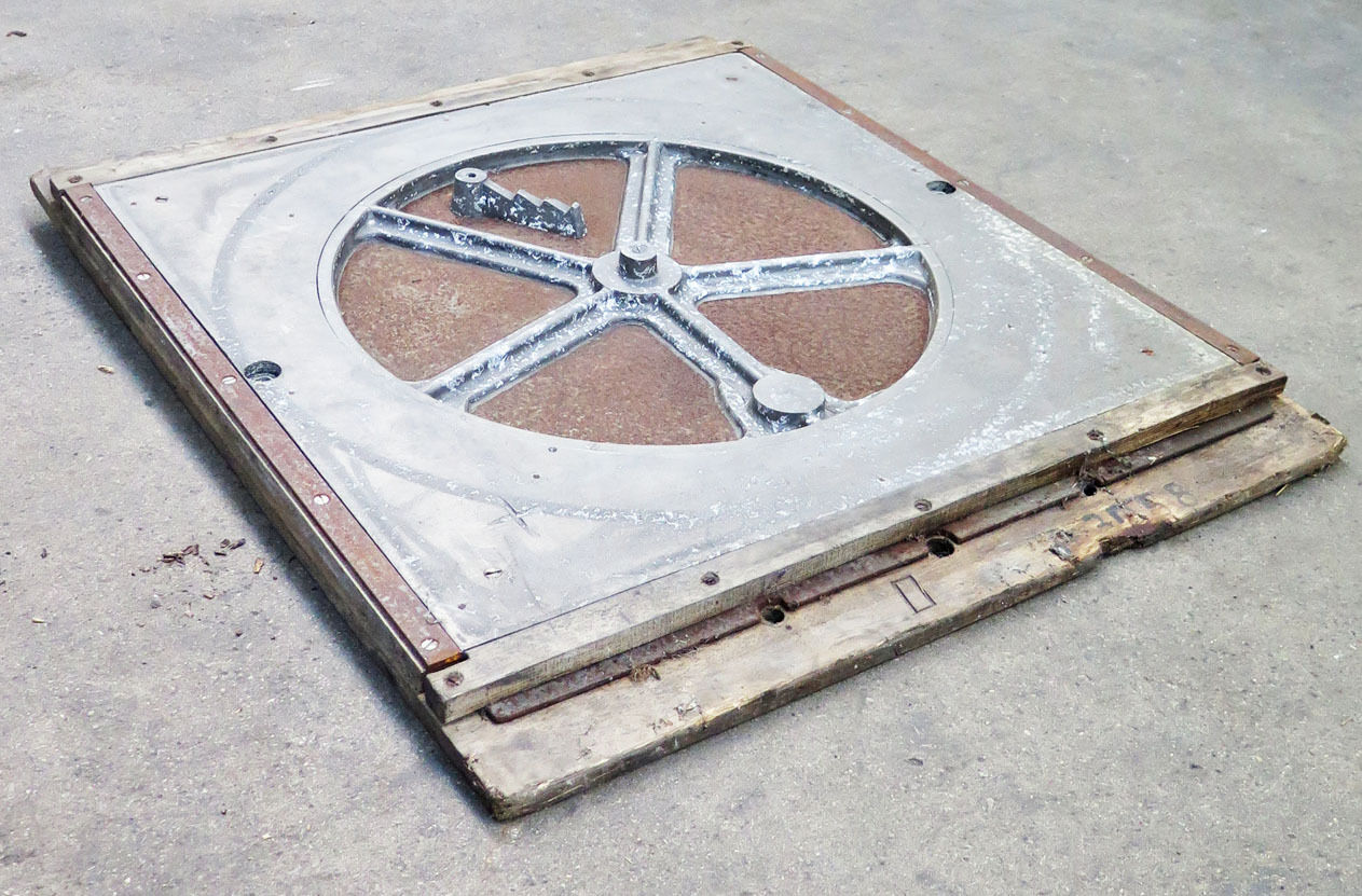 Vægdekoration, stor støbekliché på plade Vægdekoration, stor støbekliché på plade