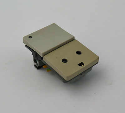 Fuga stikkontakt m/jord + lampe - Grå