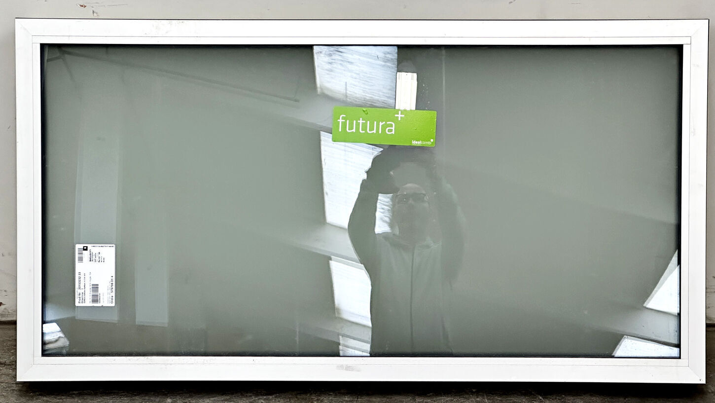 Træ alu vindue fra Idealcombi med matteret glas