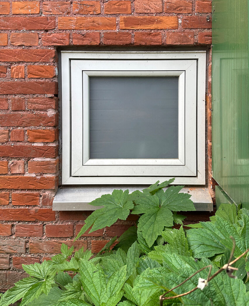 Lille termovindue med satineret glas