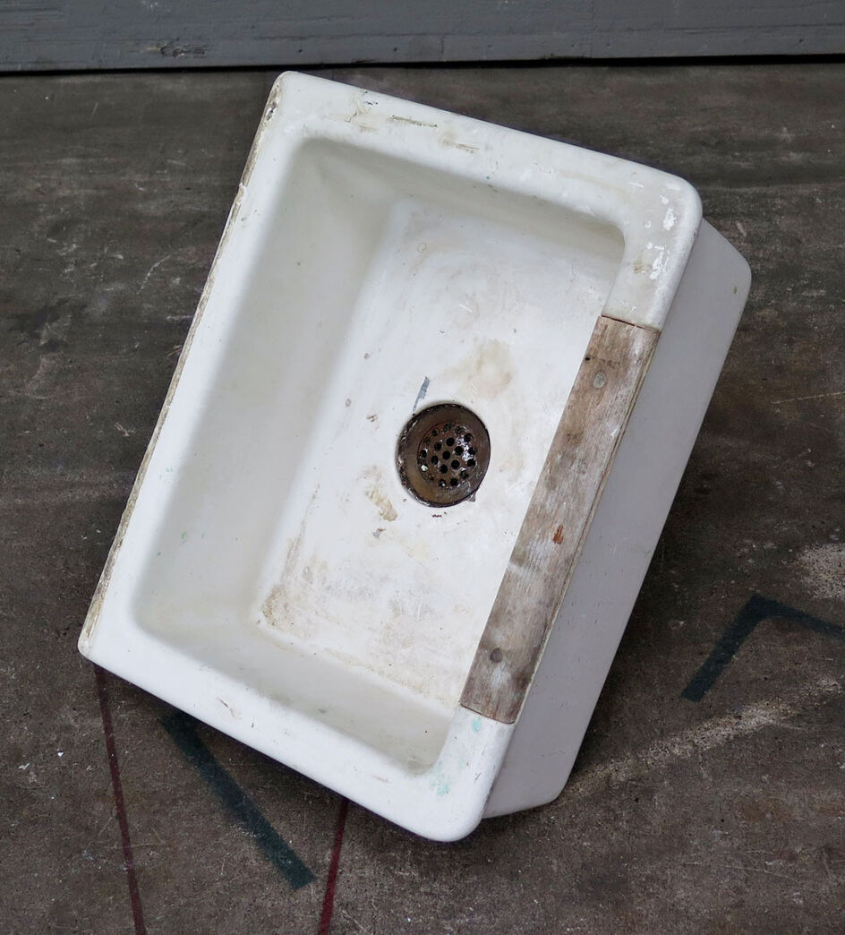 Skolevask med egetræskant