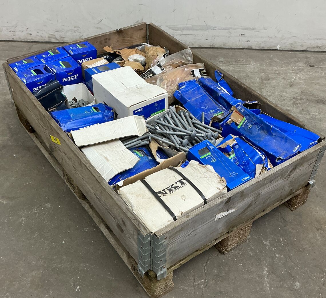 Bolte, møtrikker og skiver