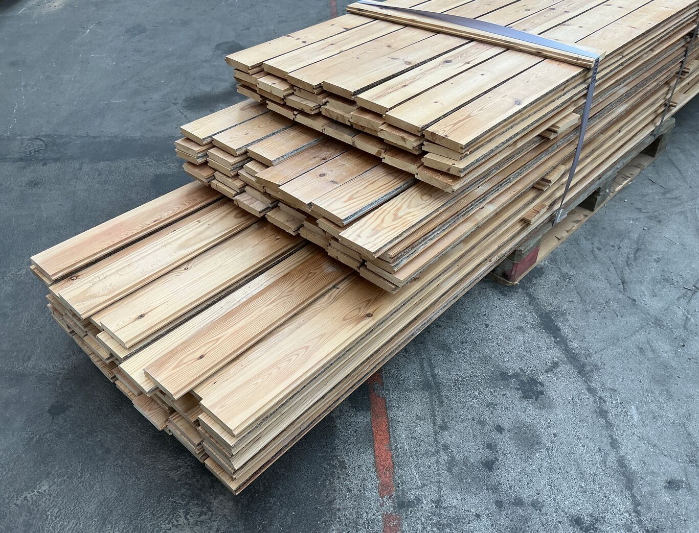 Brugte 20 mm gulvbrædder i fyr, 28 m2, 10 cm