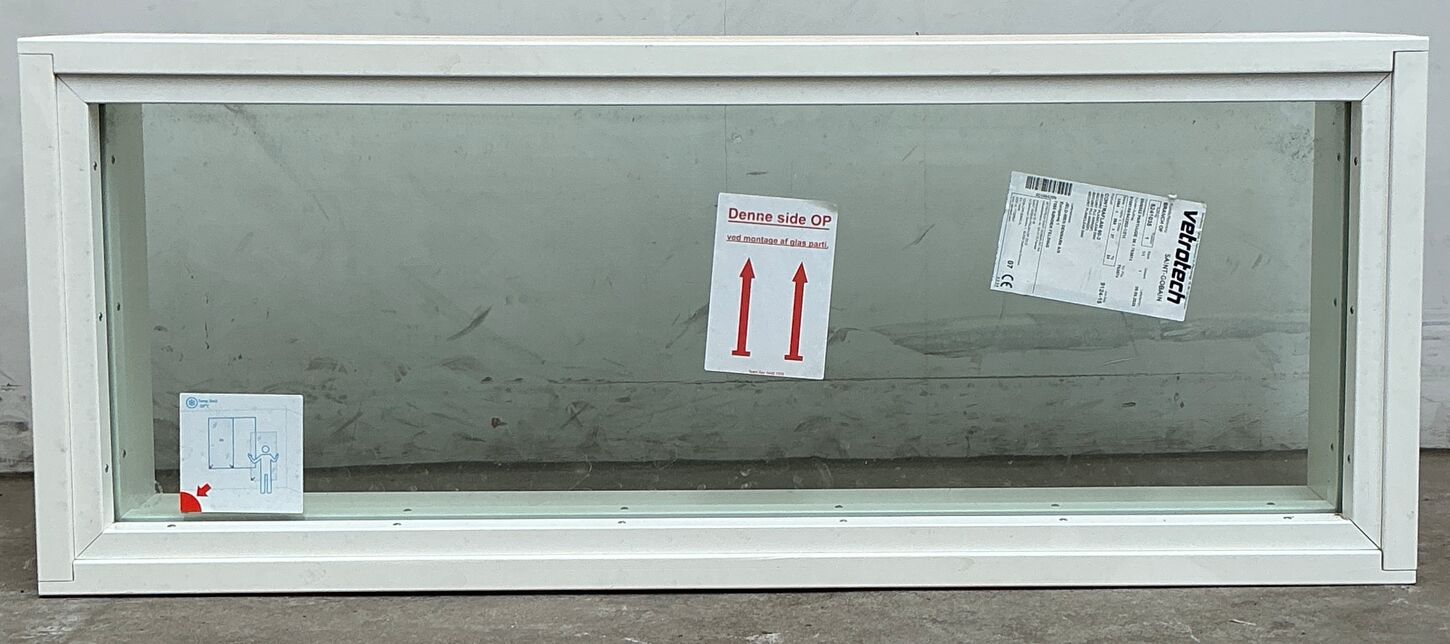 Nyt vindue m/brandbeskyttende glas