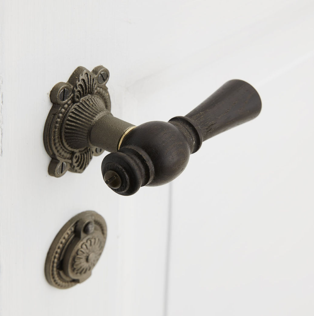 Trægreb til gammel dør - Knebelgreb (smal udgave) i røget eg