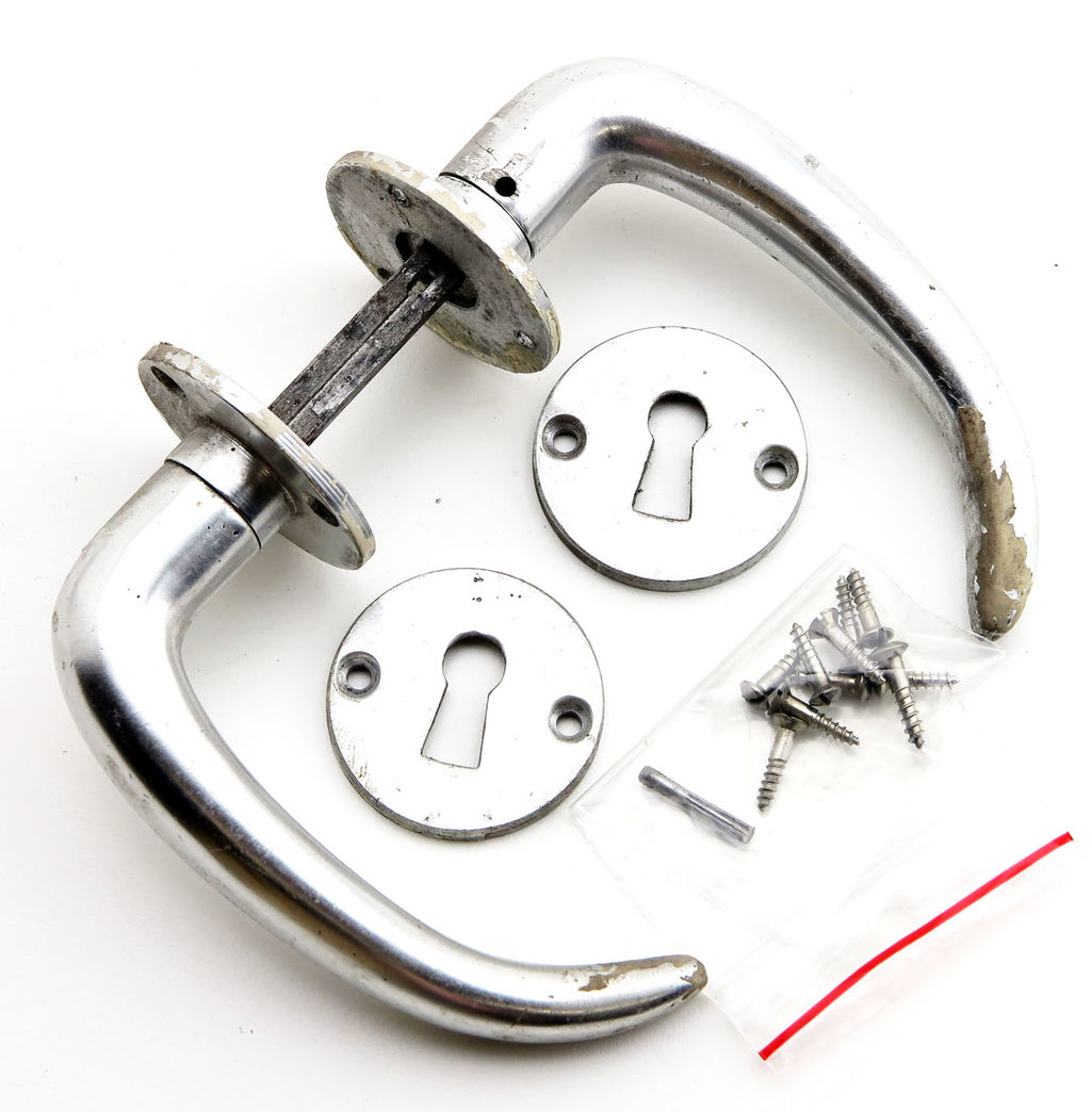 Alu-greb med nøgleskilte Alu-greb med nøgleskilte