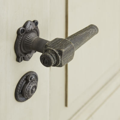 Trægreb til ny dør - spidsgreb i røget eg