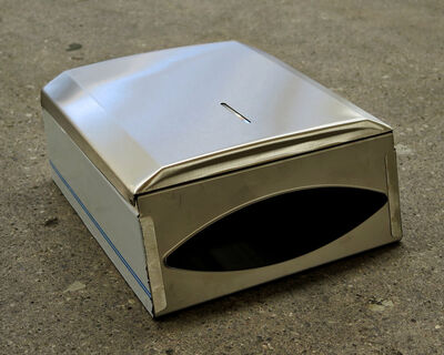 Katrin dispenser med lås børstet stål