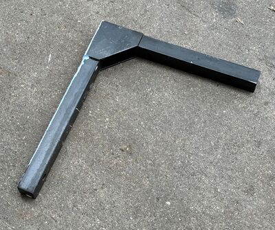 Hyldeknægt i metal 26 x 30 cm