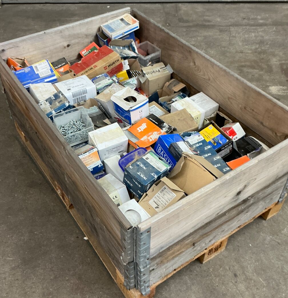 Lykkekasse med forskellige skruer