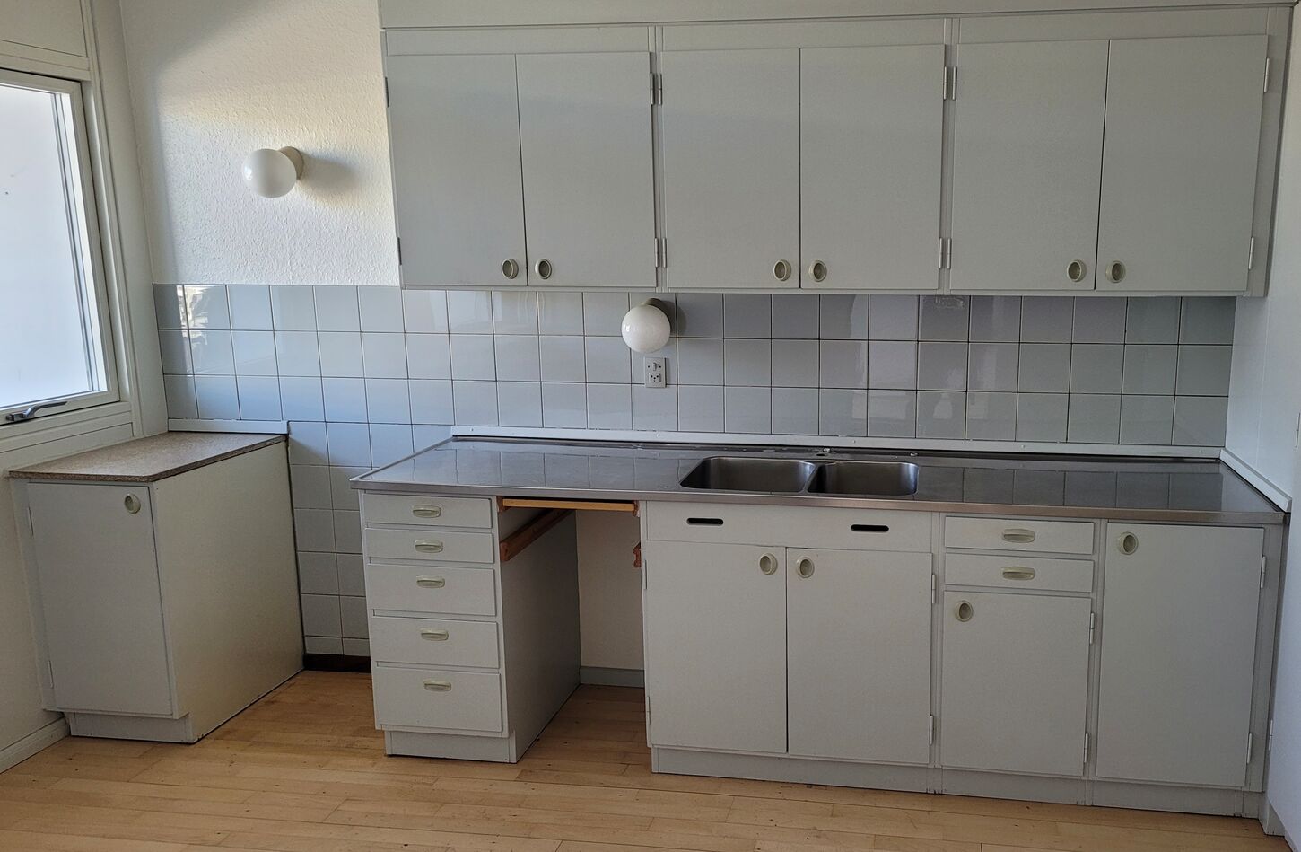 Malet komplet 60'er køkken