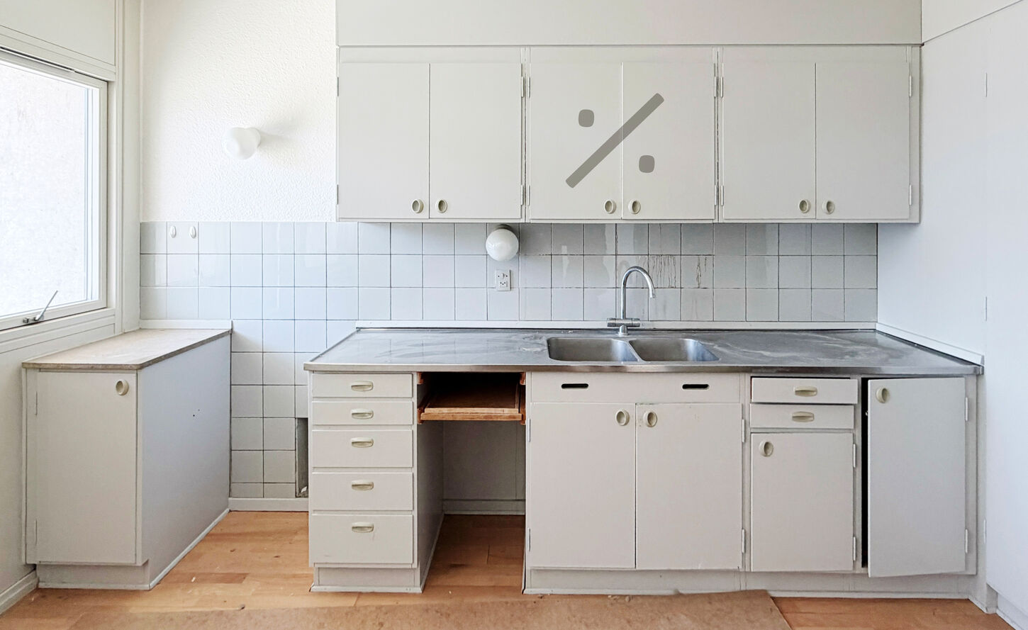 Komplet 60'er køkken - 2 stk overskabe - , malet