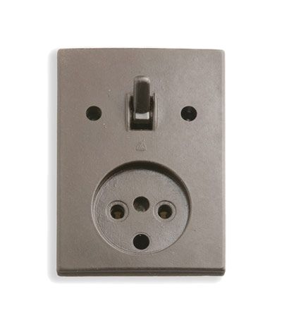 LK Stikkontakt u/jord