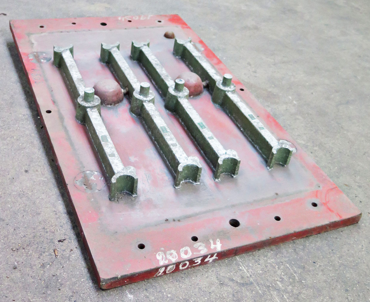 Vægdekoration, stor støbekliché på plade