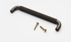 Bøjlegreb i bruneret messing med rouleteret overflade - 160mm