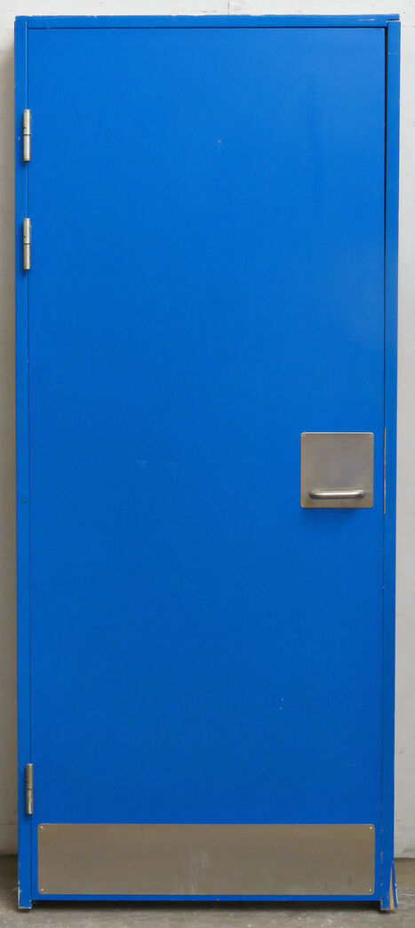 Swedoor massiv dør med greb