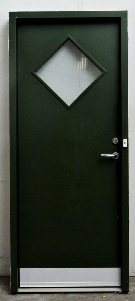 Yderdør med karm hh.