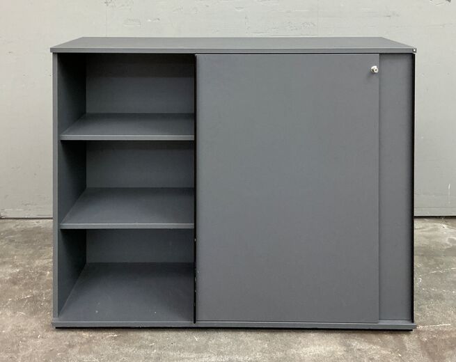 Reol med skydelåger fra Holmris 140 cm