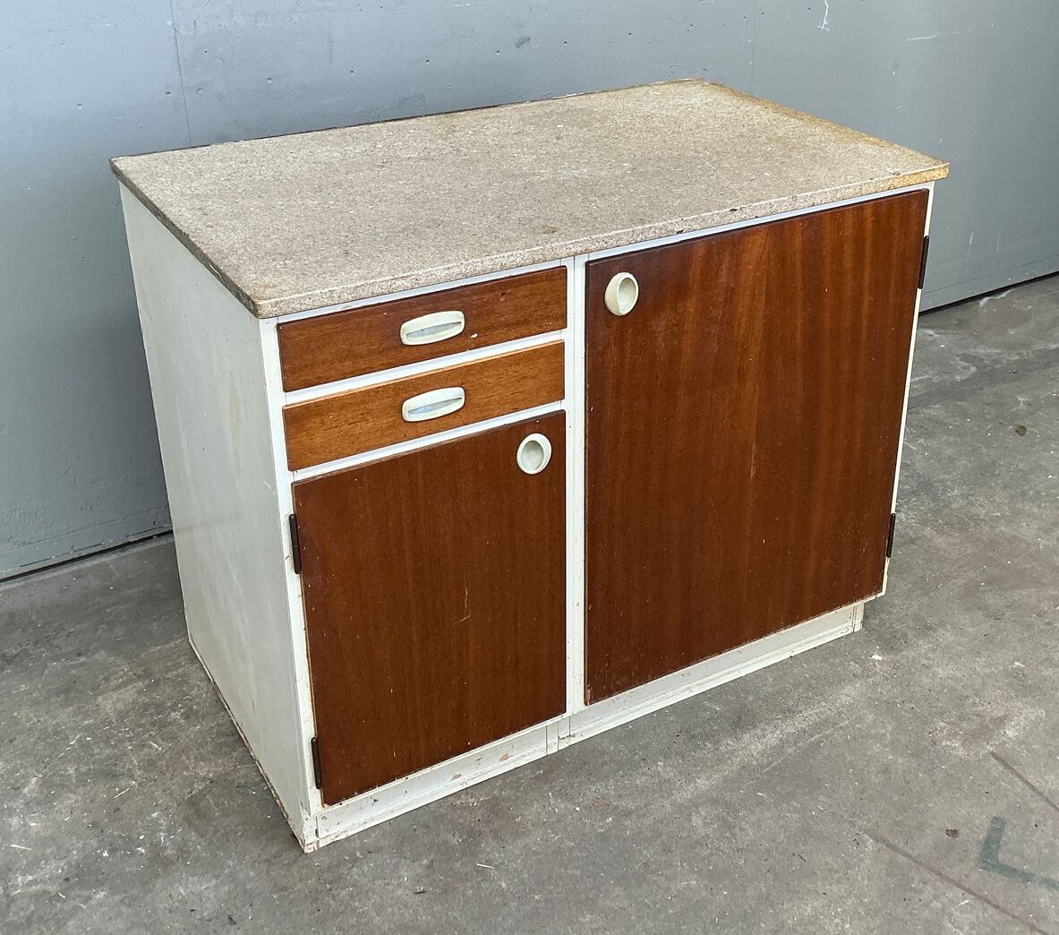 Original 60'er køkken med terrazzoplade