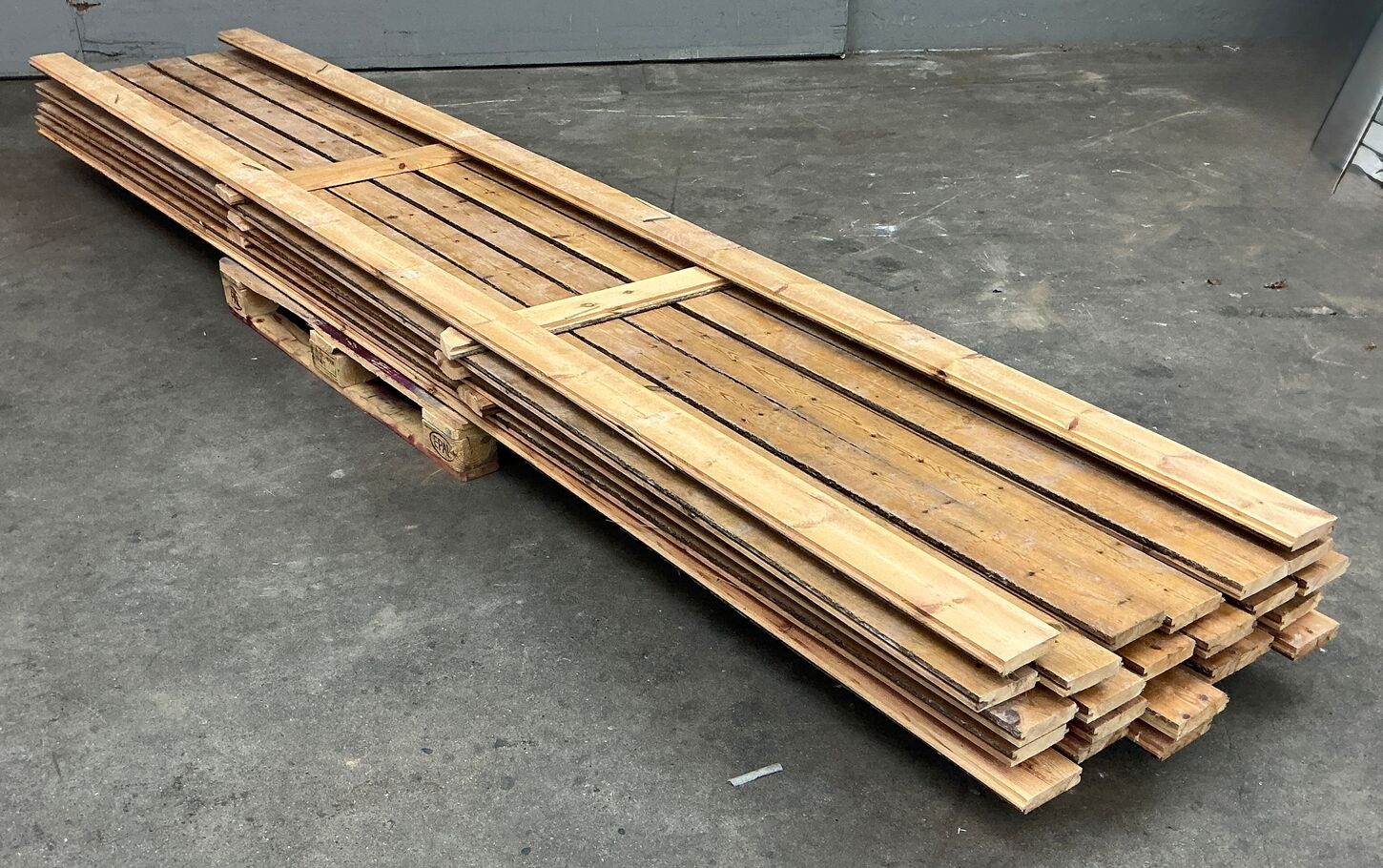 Brugt gulvbrædder i fyr, 11m2, 11,3 cm