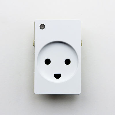 Fuga Stikkontakt m/jord + lampe, grå