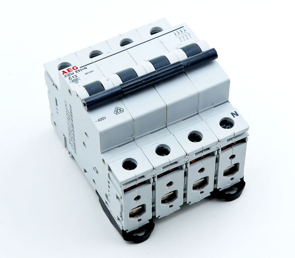 AEG Automatsikring 3P+N 13A - NY!! AEG Automatsikring 3P+N 13A - NY!!