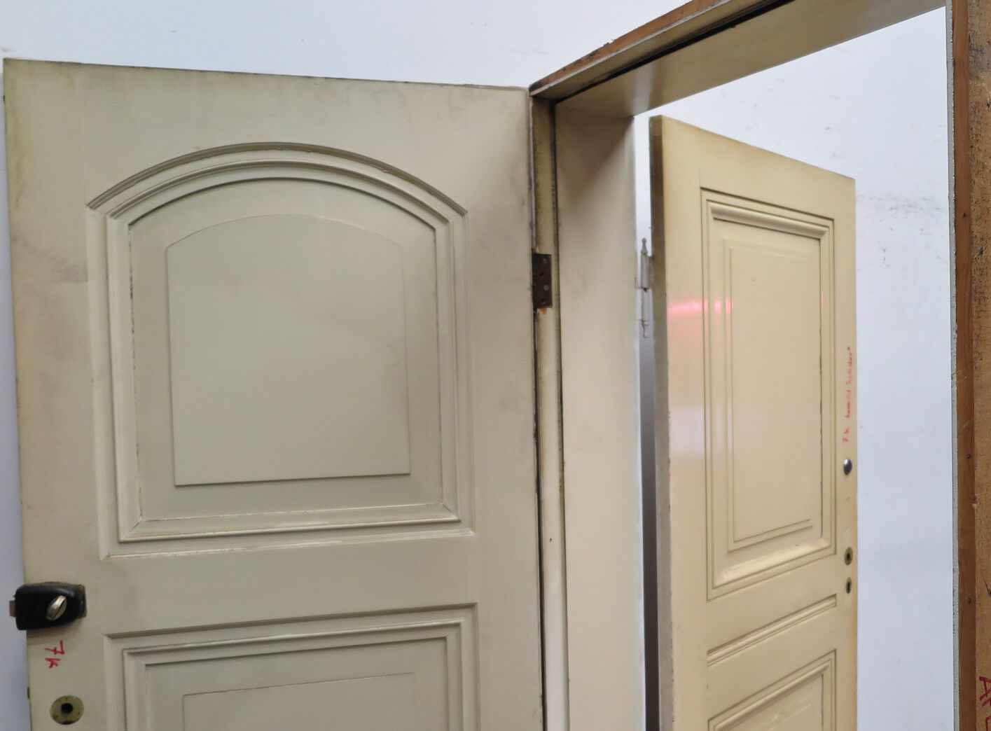 2 sammenhængende fyldningsdøre