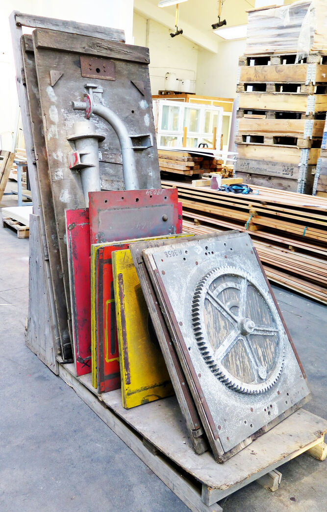 Vægdekoration, stor støbekliché på plade Vægdekoration, stor støbekliché på plade