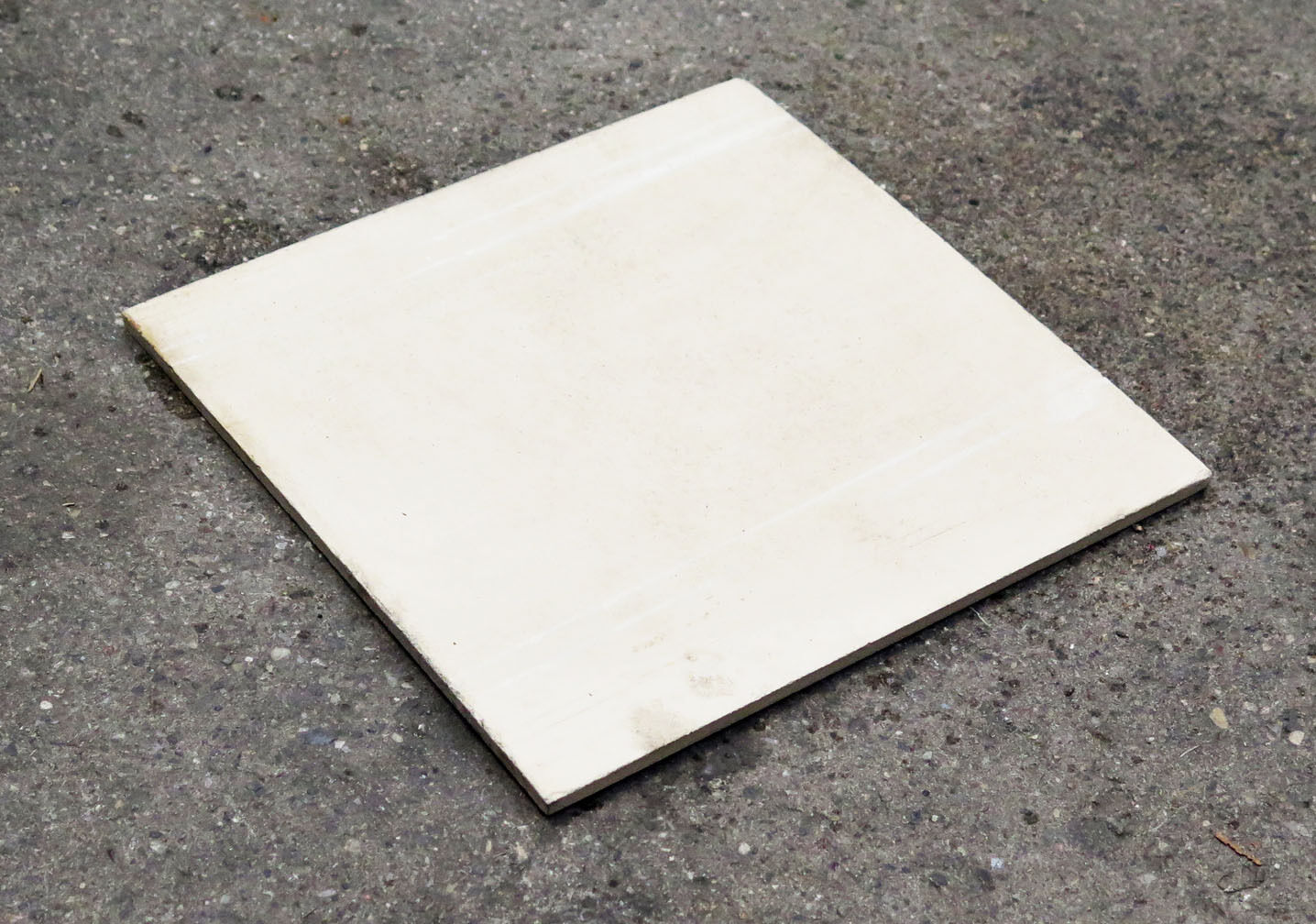 Råhvid klinke let nubret 24,5x24,5cm