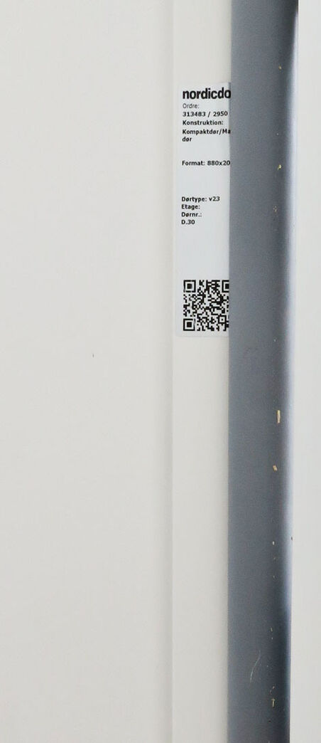 Institutionsdør med karm