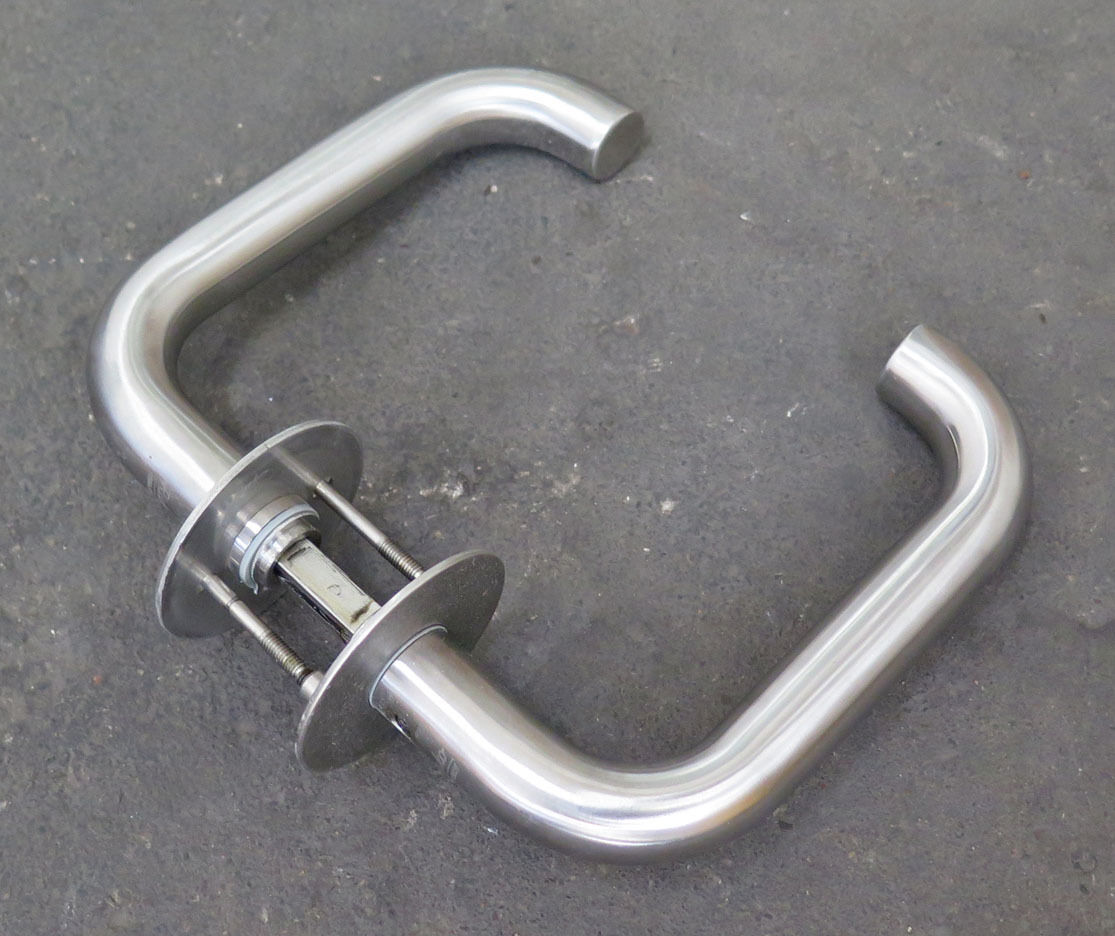 Dørgreb i stål fra Ruko, U-form, 19 mm